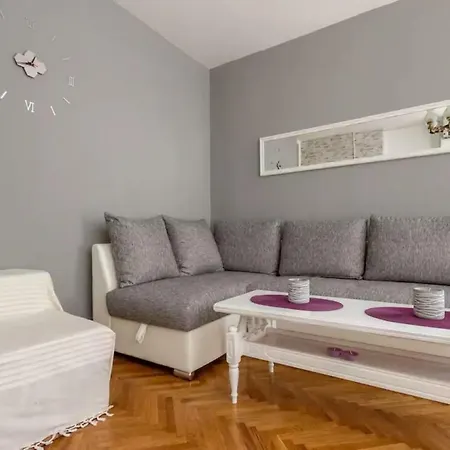 Apartman Iva Апартаменты *
